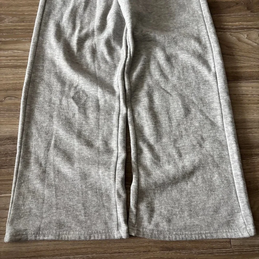 Vintage Y2K/2000s Baggy Light Grey Essential Sweatpants! Fits XS